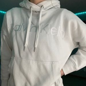 Calvin Klein sweatshirt/ size small/ white